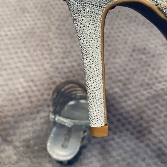 New Glamorous Heels For The Holiday Season - Picture 6 of 7